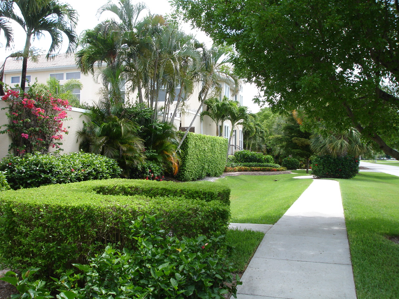 BROADVIEW VILLAS at OLDE NAPLES SOUTHEAST Real Estate NAPLES Florida Fla Fl